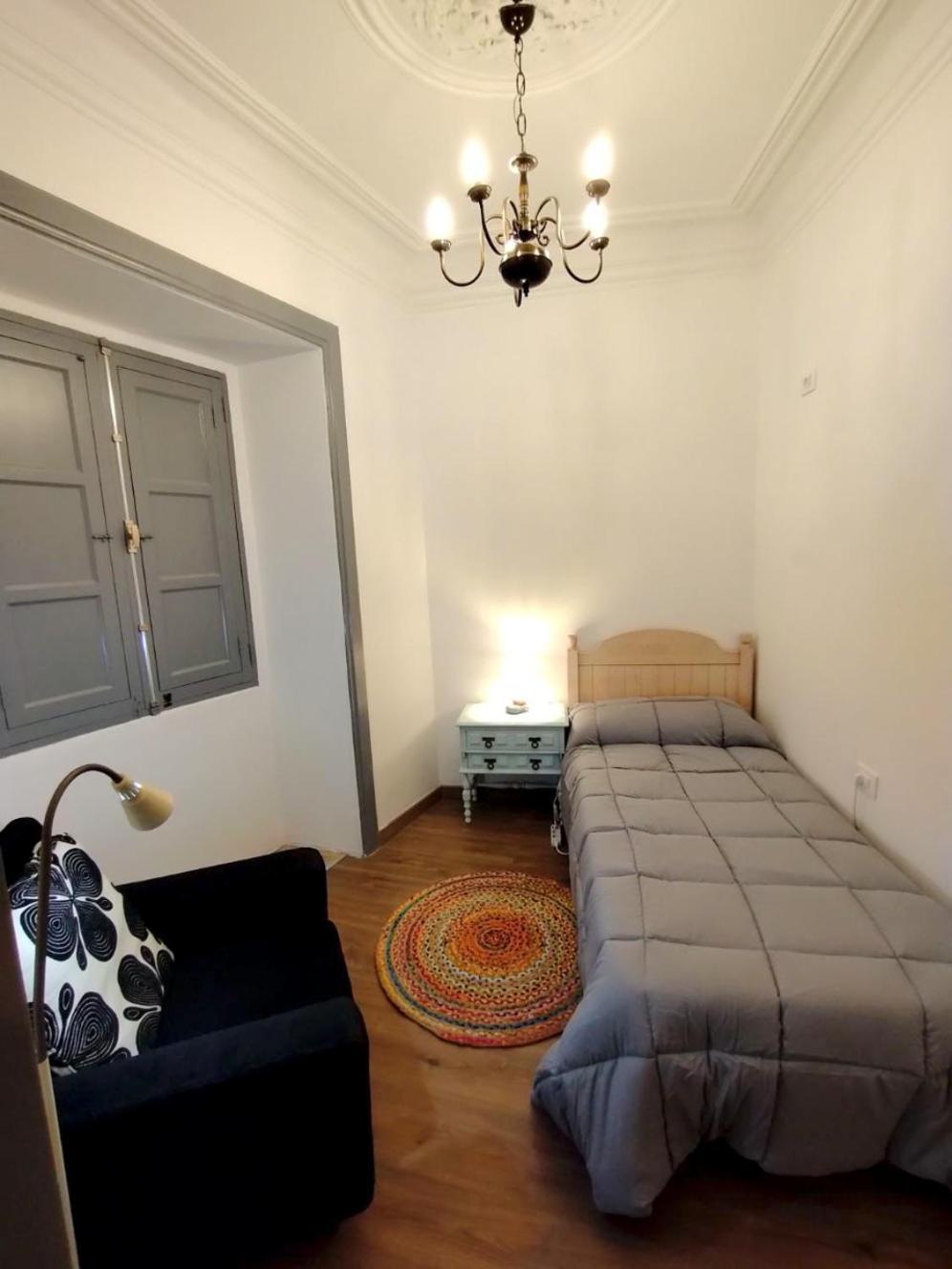 Piso Centrico De Tres Dormitorios Reformado Del S XIX Vigo Bagian luar foto
