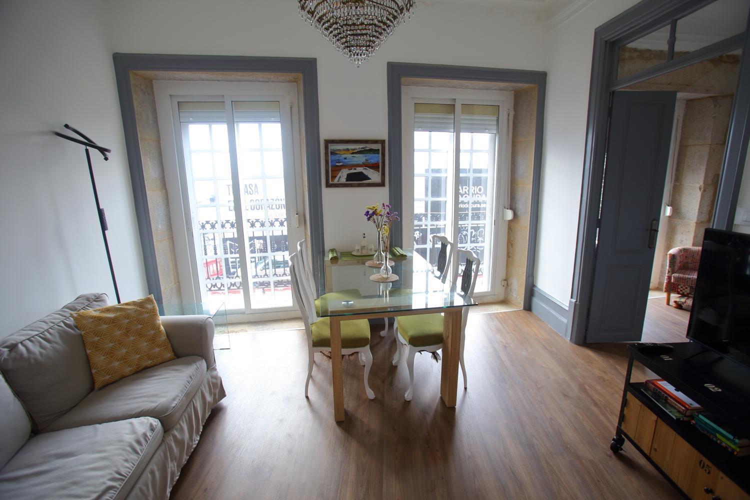Piso Centrico De Tres Dormitorios Reformado Del S XIX Vigo Bagian luar foto